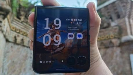 Probamos el Motorola Razr 60 Ultra: un estiloso plegable con una batería sorprendente