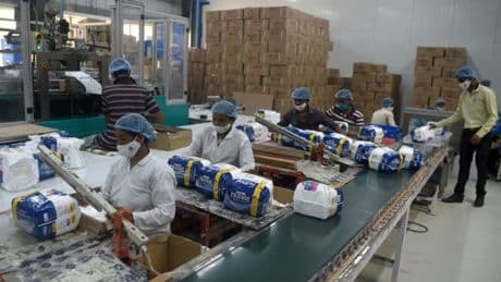 Sous-traiter en Afrique, inonder l'Europe avec ses produits... Ce que l'Inde peut faire pour contrer les 50% de droits de douane américains
