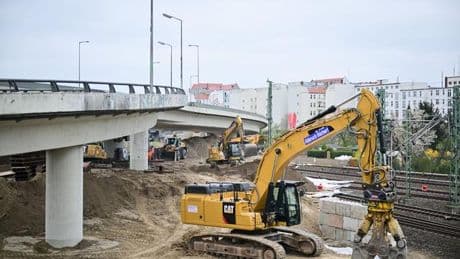 Ringbahnbrücke: Knabberer im Einsatz: Abriss der A100-Brücke beginnt abends