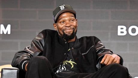 Kevin Durant-Rockets trade news breaks while he’s on stage at Fanatics Fest
