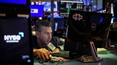 Wall Street cae pendiente de los recortes de impuestos de Trump: el Dow Jones baja presionado por UnitedHealth