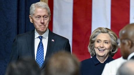 Sein Name taucht in den Akten auf – Bill und Hillary Clinton müssen zu Jeffrey Epstein aussagen