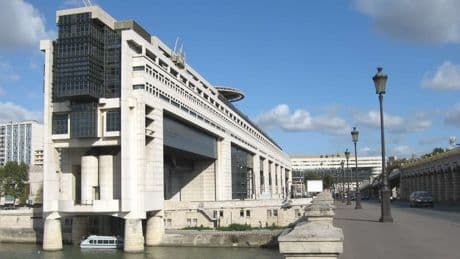 "Menace climatique": 400 millions d'euros de l'État pour financer des projets liés à la décarbonation de l'industrie