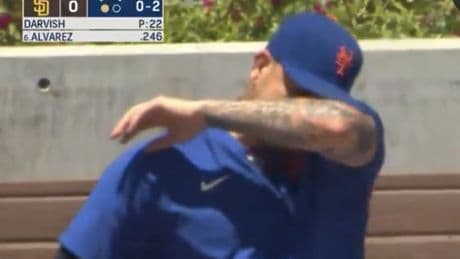 Jose Butto emotional as he learns Mets are trading him while sitting in bullpen