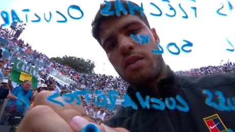 Alcaraz vuole Sinner e cita 300, Sparta e le Termopili: il messaggio in tv dopo aver steso Khachanov