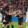 Meteen zege na ontslag Erik ten Hag: Bayer Leverkusen ondanks twee rode kaarten langs Eintracht Frankfurt