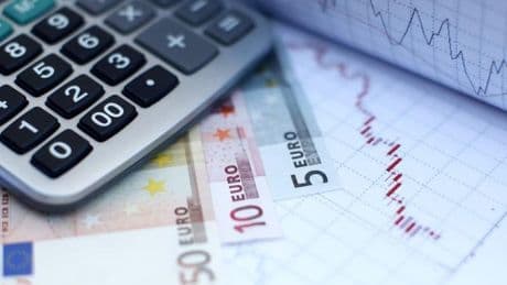 Travailler pour Bernard Arnault ou Bill Gates? L'explosion du nombre de milliardaires va conduire à une pénurie de 100.000 conseillers en fortune
