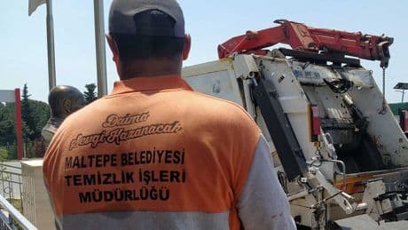 Maltepe Belediyesi işçileri çalıştıkları araçları paylaştı: Öleyim mi bu arabanın içinde?