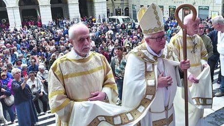 I volti nuovi della Chiesa genovese, due geometri e un prof: oggi a San Lorenzo padre Tasca li farà preti