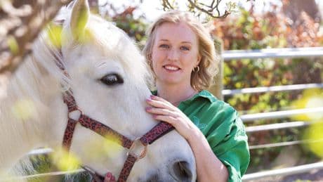 Paardencoach Sarah (26): ’Toen mijn relatie uit was, merkte mijn paard dat meteen’