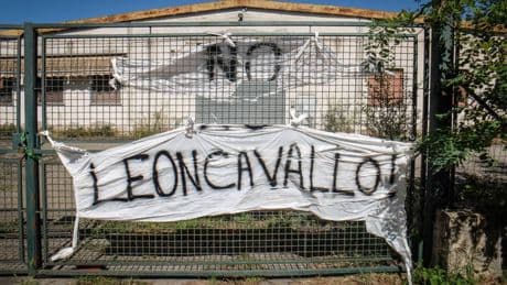 "Una porcata". Il centrodestra a Milano contro la nuova sede del Leoncavallo