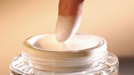 Sanidad ordena la retirada inmediata y total de estos famosos cosméticos en España y pide que no se usen