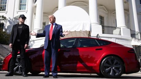 California demanda a la administración Trump por bloquear fondos para carga de eléctricos