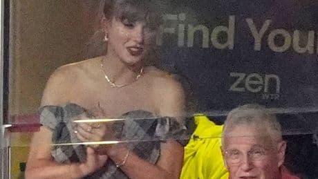 Taylor Swift's dad, 73, undergoes major heart surgery with devoted daughter at his side