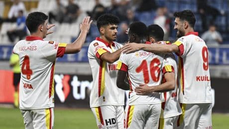 Göztepe, 4 futbolcuyla yollarını ayırdı
