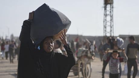 Gaza, caos nella distribuzione di aiuti ai palestinesi. L’Idf spara colpi di avvertimento, almeno tre feriti