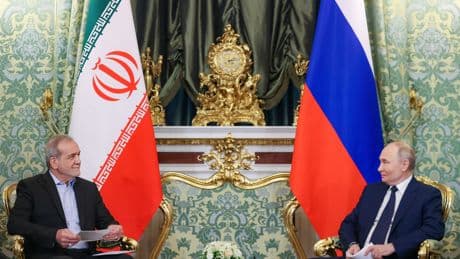 Erdoğan Pezeşkiyan ve Putin ile görüştü