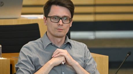 Parteien: Antisemitismus-Beschluss: Thüringer Linke geht auf Distanz