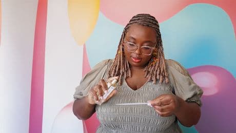 Deborah Segun alumbra un radiante jardín de primavera para Infiniment Coty Paris