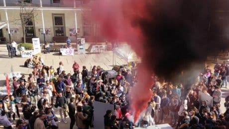 Dos años de prisión para cuatro jóvenes por boicotear una carpa de 'S'ha Acabat!' en la UPF