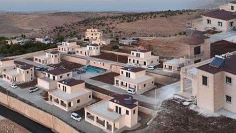 Gurbetten 50 yıl sonra köye dönüp villa yaptılar! 'Lüksü bulduk ama gerçek mutluluğu orada bulamadık'