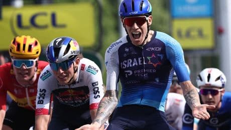 Stewart verrast Milan in massasprint in Dauphiné, Evenepoel vlak voor finish onderuit
