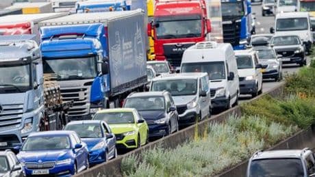 Ferienstart in NRW: ADAC warnt vor Staus und ruft zu flexibler Urlaubsplanung auf