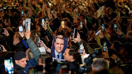 Roumanie : les ressorts de la victoire surprise du candidat pro-européen Nicusor Dan