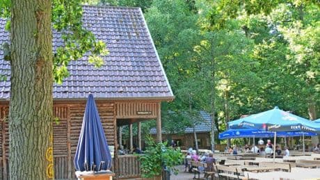 Wandertipp nach Wörth am Main: Zünftige Einkehr im Wald