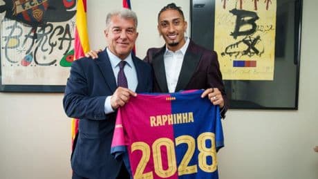 Oficial: Raphinha renueva con el Barça hasta 2028