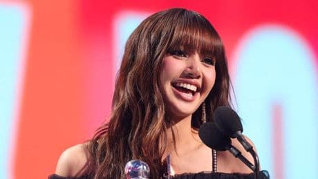 Lisa Beats Her Blackpink Bandmate Rosé And Makes History