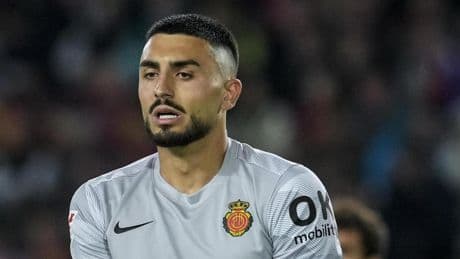 Leo Román, opción real