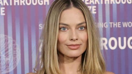 Margot Robbie in talks to star in remake of 1950s classic Attack of the Fifty Foot Woman