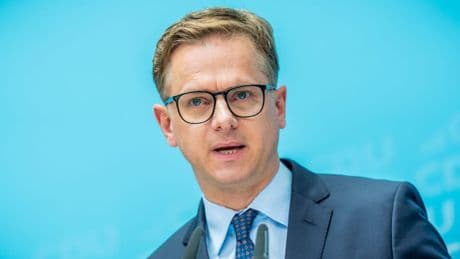 Sozialreformen: CDU-Generalsekretär Linnemann sieht Schröder als Vorbild