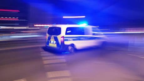 Berlin: Mann geht nach brutalem Überfall blutend und bewusstlos zu Boden