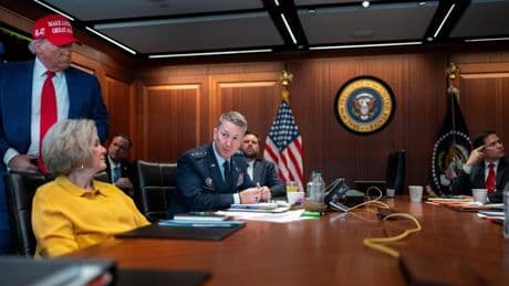 Trump enfurece por un informe de inteligencia que dice que el programa nuclear iraní no se ha destruido y culpa a los medios