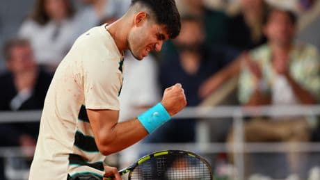 Roland-Garros : revivez la soirée avec le forfait de Fils et la victoire arrachée d’Alcaraz contre Dzumhur