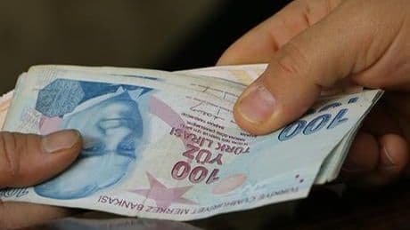 Bankada parası olan ve kredi çekecek herkesi ilgilendiriyor! Faizler ne zaman düşecek?