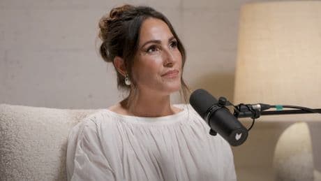 Malú no se queda callada y responde a la polémica con una foto que deja en el aire su posible cambio de look