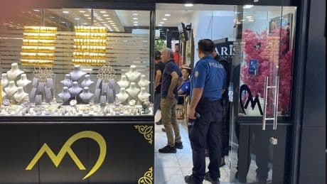 Geçim sıkıntısı çeken emekli işçi, kuyumcu soymaya kalkıştı