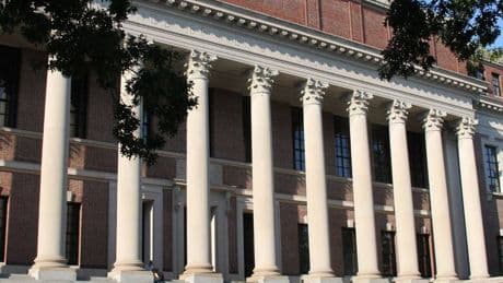 Aufnahme internationaler Studenten: Trump-Regierung legt Harvard-Pläne vorerst auf Eis