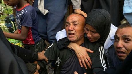Un?altra strage del pane, l?Idf spara sul centro aiuti: 31 morti, decine di feriti