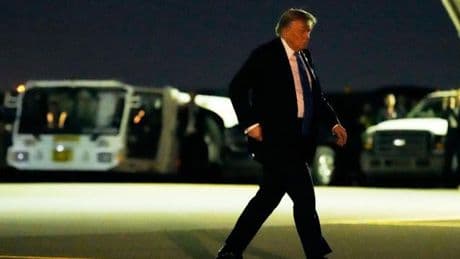 International: Trump kanzelt Macron ab: Abreise nicht wegen Waffenruhe
