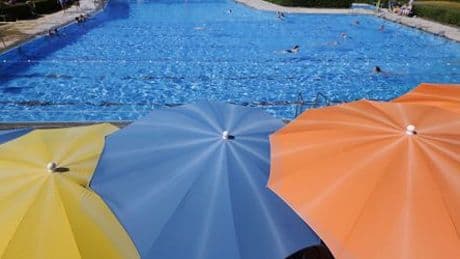 Wetter in Deutschland: Hitze und fast 40 Grad erwartet - Rette sich ins Freibad, wer kann!