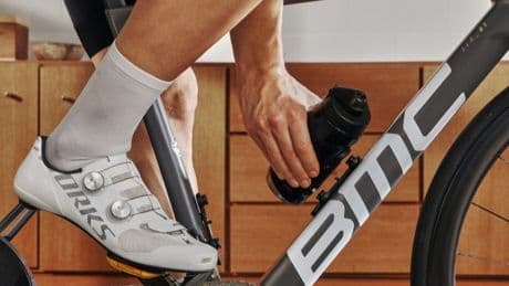 In Sekunden montiert: Magnetischer Flaschenhalter begeistert Radsportler