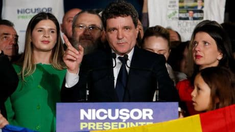 Roumanie : qui est Nicusor Dan, le nouveau président conservateur qui devra rassembler