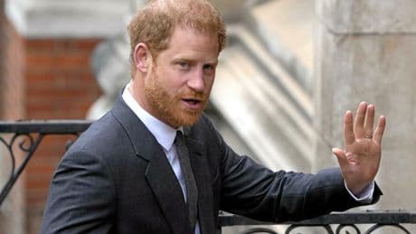 Le prince Harry en embuscade pour se réconcilier avec Charles III