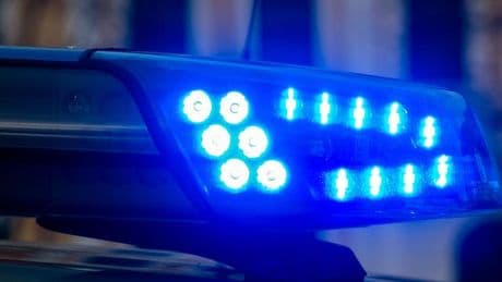 Syrer schmiert Hakenkreuz – Polizei erwischt ihn mit Spraydose