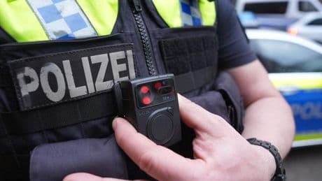 Innere Sicherheit: Gewalt vorbeugen - Bodycams bei Polizei und DB-Sicherheit