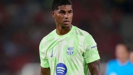 Barcelona manager fumes with his players after Marcus Rashford La Liga debut